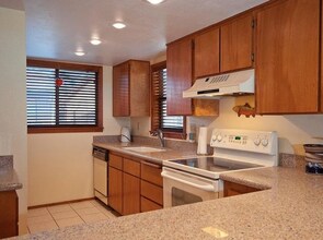 2424 N Whispering Pines Way in Flagstaff, AZ - Building Photo - Building Photo