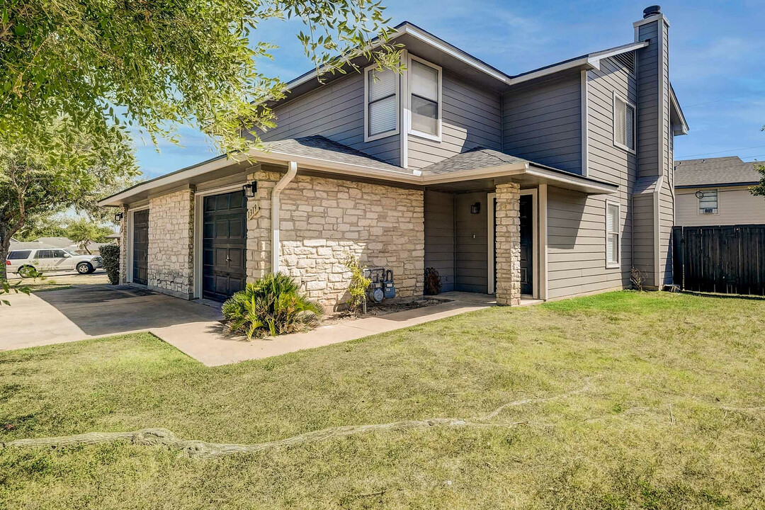 Rock Springs Duplexes in Round Rock, TX - Foto de edificio