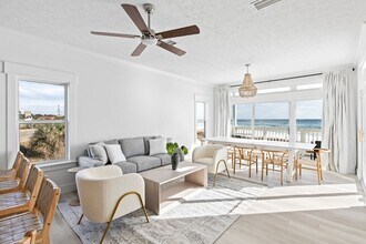 17609 Front Beach Rd in Panama City Beach, FL - Building Photo - Building Photo