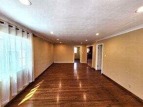 13863 Burton St in Panorama City, CA - Building Photo - Building Photo