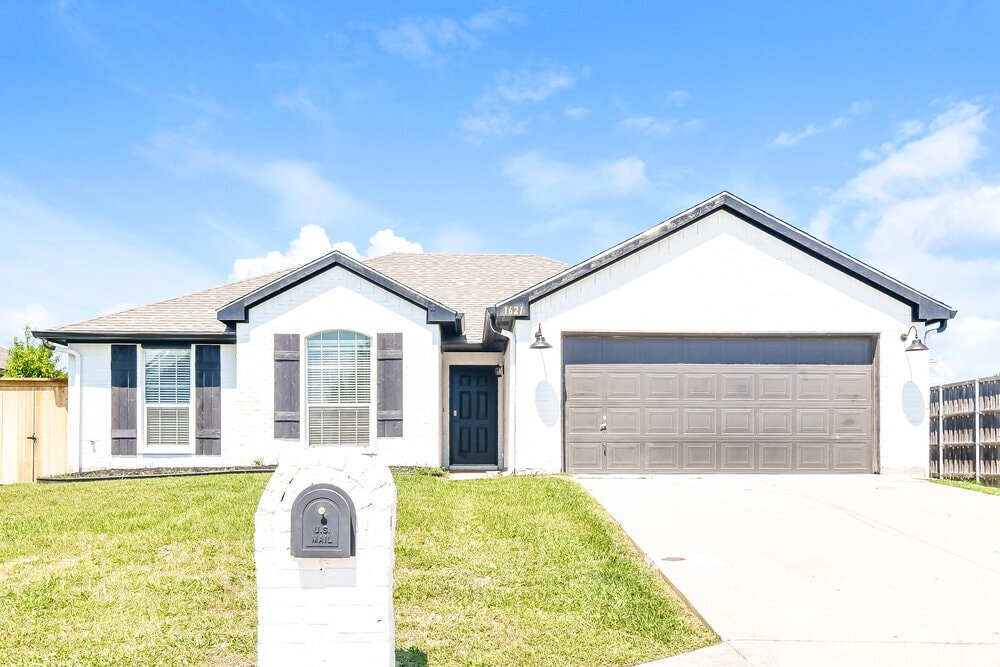 1621 Lesli Dr in Royse City, TX - Building Photo