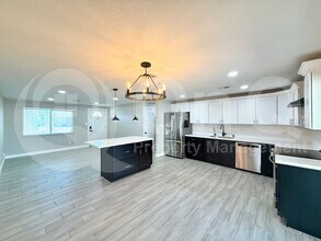 13214 N 42nd St in Phoenix, AZ - Building Photo - Building Photo