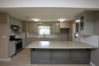 11411 Chapman Ave in Garden Grove, CA - Building Photo - Building Photo