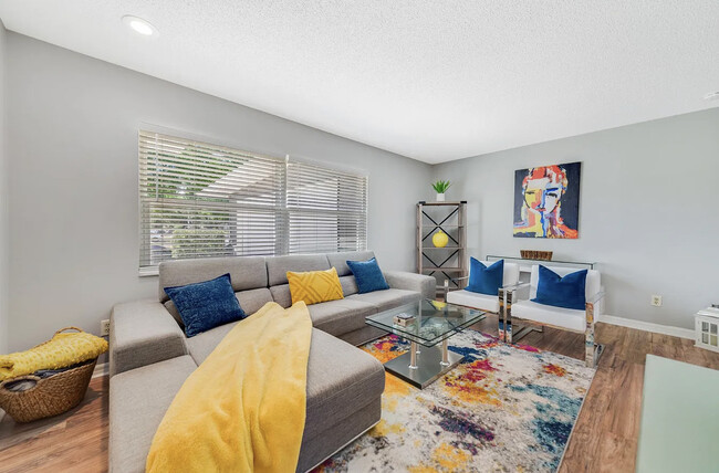 1701 Gaston Foster Rd in Orlando, FL - Foto de edificio - Building Photo