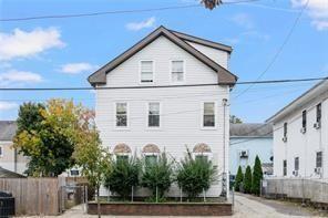 976 Chalkstone Ave in Providence, RI - Building Photo