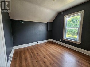 56 Cameron St N in Kitchener, ON - Building Photo - Building Photo