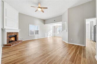 2335 Winthrope Way Dr in Alpharetta, GA - Building Photo - Building Photo