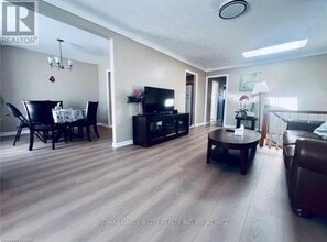 73 Lakeshore Rd in St Catharines, ON - Building Photo - Building Photo