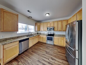 3808 S Kirk Ct in Aurora, CO - Building Photo - Building Photo