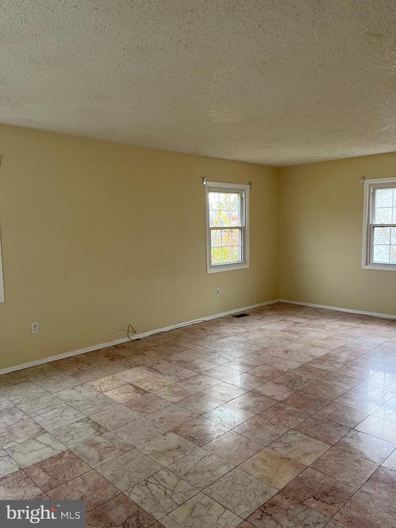 42 Genesee Ln in Willingboro, NJ - Building Photo - Building Photo