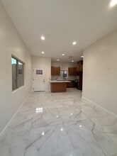 11796 Kensington Rd in Rossmoor, CA - Foto de edificio - Building Photo