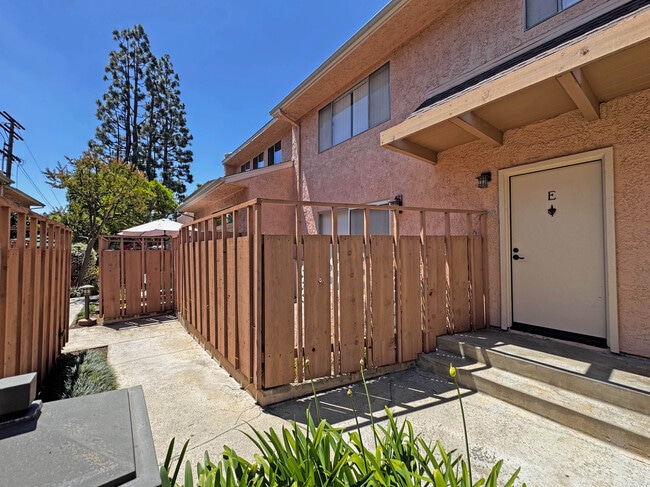 1508 Dixon St in Glendale, CA - Foto de edificio - Building Photo