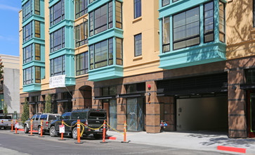 Addison Arts Apartments in Berkeley, CA - Foto de edificio - Building Photo