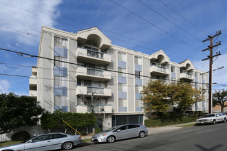 Beloit Apartments in Los Angeles, CA - Building Photo - Building Photo