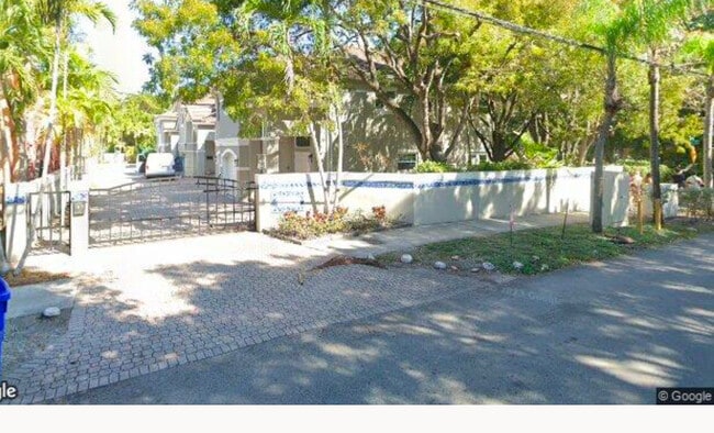 2823 Day Ave in Miami, FL - Building Photo - Building Photo