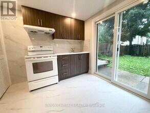 75 Madsen Crescent in Markham, ON - Building Photo - Building Photo