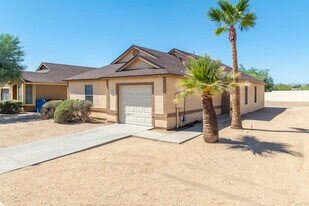 Oasis at Surprise in Surprise, AZ - Building Photo