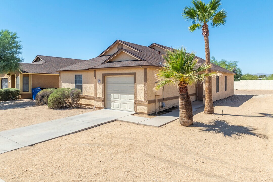 Oasis at Surprise in Surprise, AZ - Foto de edificio