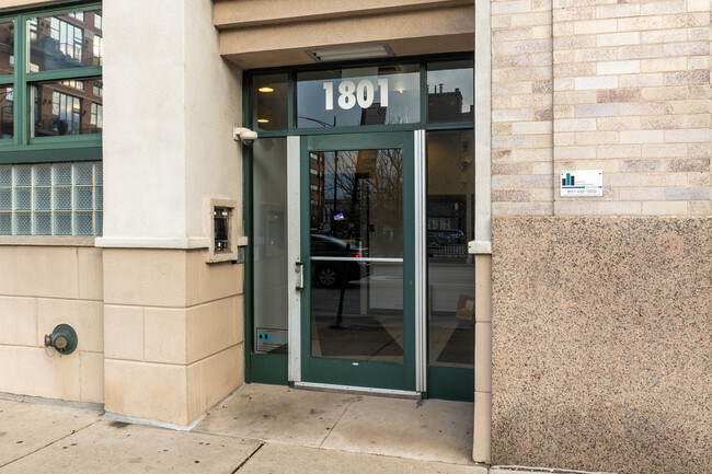 18th Street Lofts in Chicago, IL - Building Photo - Building Photo