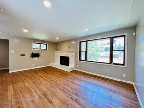 2875 S Sherman St in Englewood, CO - Building Photo - Building Photo