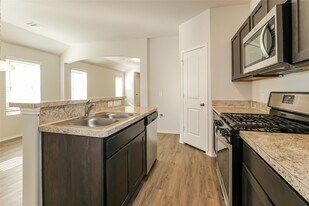 2625 Lina Dr in Conroe, TX - Building Photo