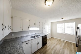 602 Greenbriar Rd in Fairfield, AL - Building Photo - Building Photo