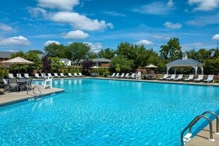 Pleasant View Gardens in Piscataway, NJ - Building Photo