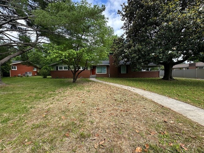 property at 1006 Scottland Dr
