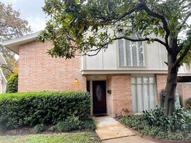 637 S Ripple Creek Dr in Houston, TX - Building Photo