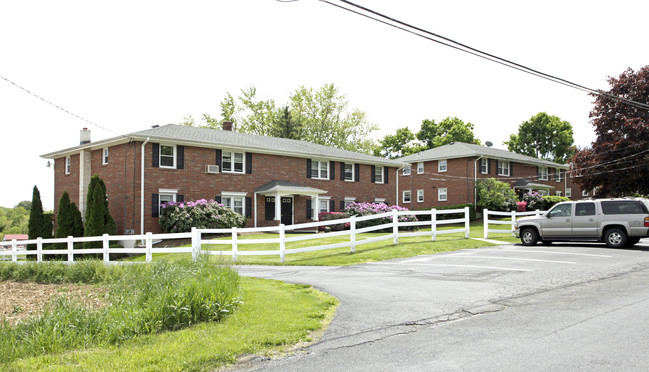 Hampton Meadows in Hampton, NJ - Building Photo - Building Photo