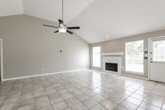 521 Cedar Ave in League City, TX - Building Photo - Building Photo