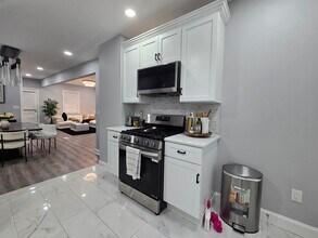 262 Pindle Ave in Englewood, NJ - Building Photo - Building Photo