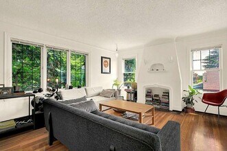 705 N 46th St in Seattle, WA - Building Photo - Building Photo