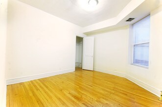 5207 W Belmont Ave-Unit -5207-2A in Chicago, IL - Building Photo - Building Photo