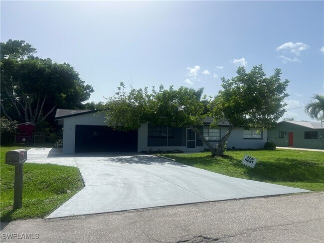 property at 2203 Santiago Ave