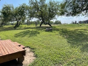 403 S Vista Dr, Unit 403 in Sandia, TX - Building Photo - Building Photo