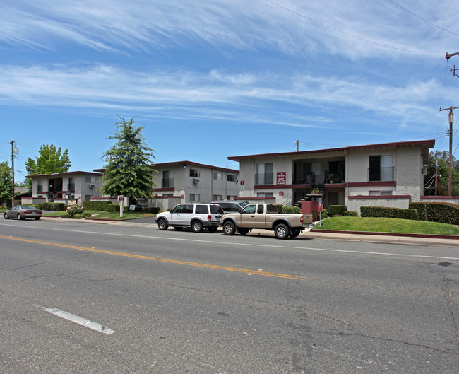 Olive Court Apartments in Fair Oaks, CA - Building Photo - Building Photo