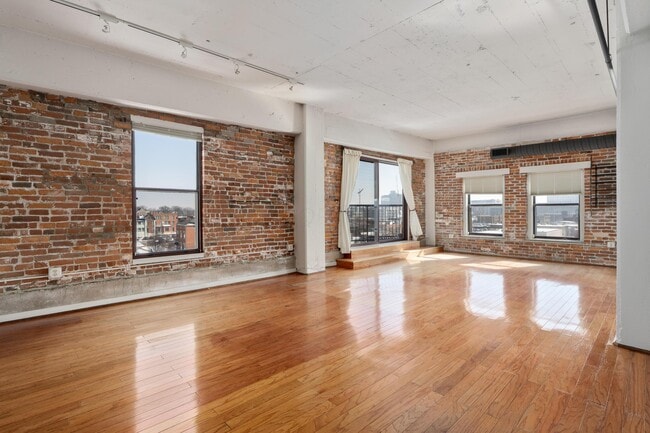 property at 432 E Rich St