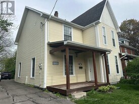 173 B PROSPECT STREET in Newmarket, ON - Building Photo