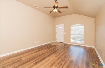 402 Sladecek Dr in Killeen, TX - Building Photo - Building Photo