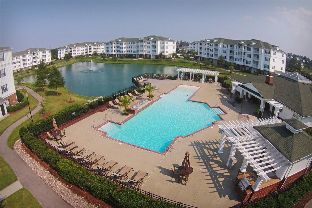 Brenneman Farm Apartments in Virginia Beach, VA - Building Photo