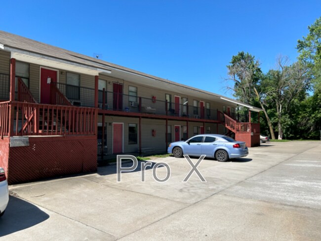 property at 1706 S Powell St
