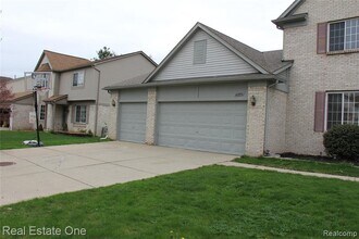 40690 Bluesprings Ct in Canton Township, MI - Building Photo - Building Photo