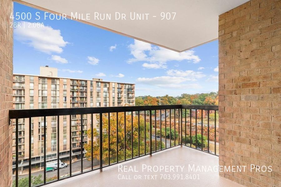 4500 S Four Mile Run Dr in Arlington, VA - Building Photo