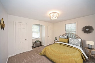 5698 Euclid Rd in Cincinnati, OH - Building Photo - Building Photo