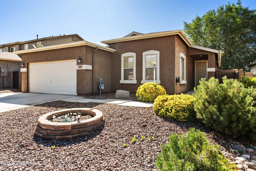 1531 Essex Way in Chino Valley, AZ - Building Photo