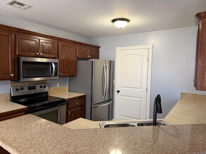 1104 Morning Side Ct in Shawnee, OK - Building Photo - Building Photo