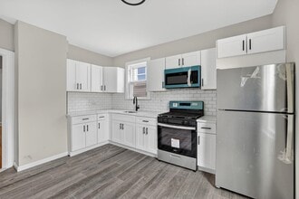 107 Brown Pl in Jersey City, NJ - Building Photo - Building Photo