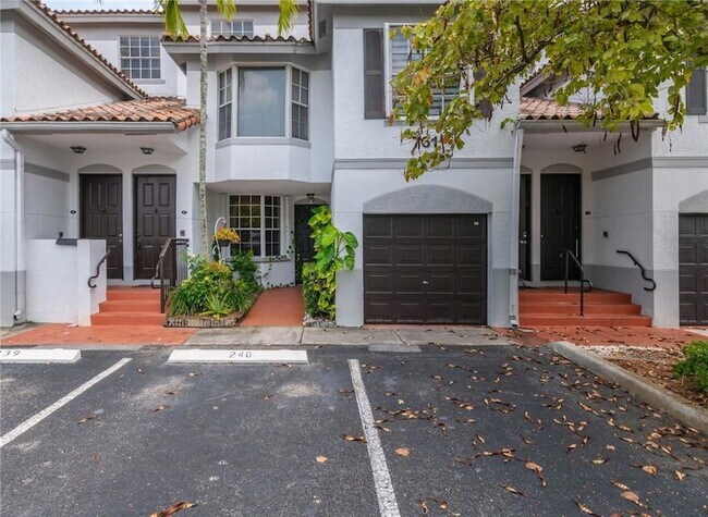 761 SW 148th Ave in Davie, FL - Building Photo - Building Photo
