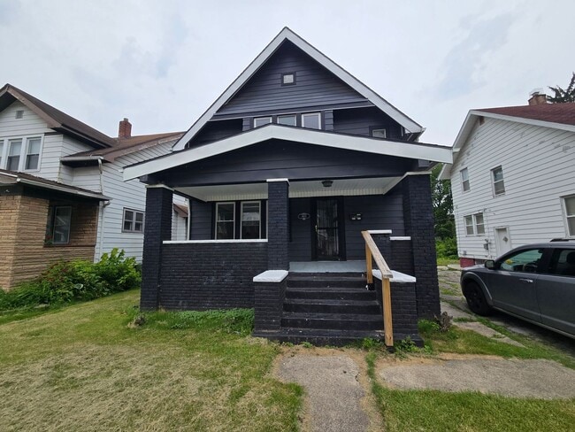 property at 1805 Parkdale Ave